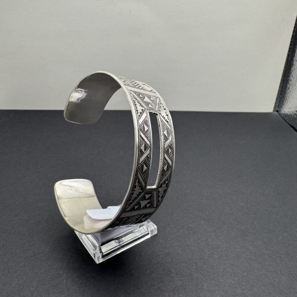 Bracelet Berbère Gravé en Argent