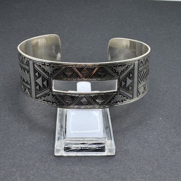 Bracelet Berbère Gravé en Argent