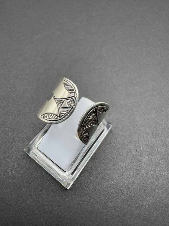 Bague Berbère Gravé en Argent - Image 3