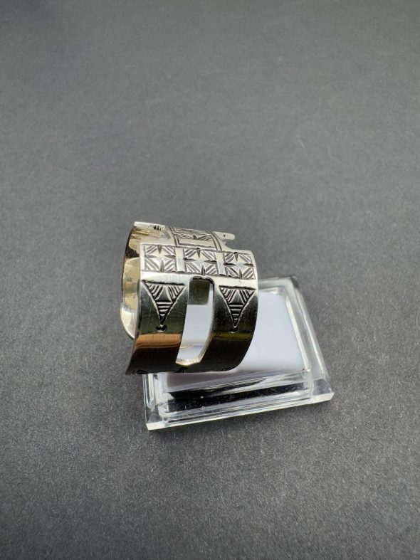 Bague Berbère Gravé en Argent - Image 2